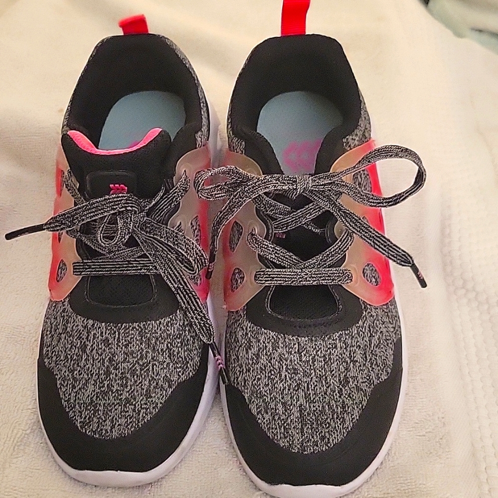 Girls All in Motion Sneakers, sz 1, NWOT